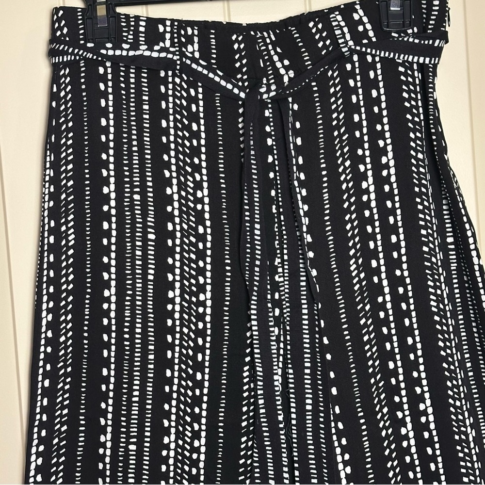 Cupcakes and Cashmere Melena Dotted Stripe Crop Pants Size M EUC - Picture 5 of 15